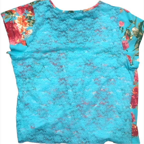 NO STRINGS ATTACHED Bright & Vibrant Floral Tie Front T-Shirt w/Lace Back - Picture 4 of 4
